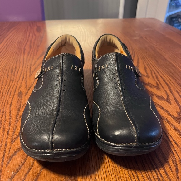 Clarks Black Leather Shoes with Stitch Detail - Picture 2 of 9